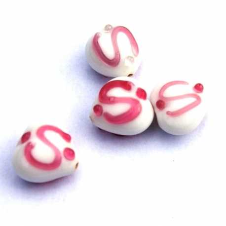 Glaskraal, hartje, wit met roze slingerbump, 15x16 mm (5 st.)