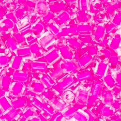 Glas, rocailles, transparant met roze kern, vierkant, ca. 3,5 mm (50 gr.)