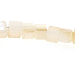Glaskraal, blokje met facetten, caramel, AB, 4 mm (20 stuks)