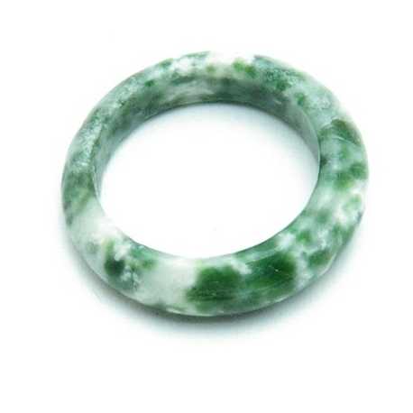 Ring, halfedelsteen, donkergroen, gevlekt, maat 15 (1 st.)