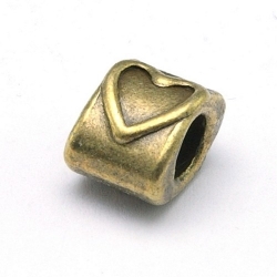 DQ metaal, leerschuiver, antique goud, hart, 7 x 10 mm, rijggat 4 mm (5 st.)